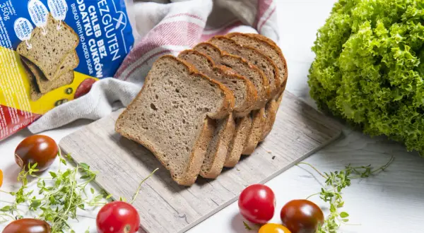 Mak dla kanarka: Bezpieczny? Jak podawać i na co uważać!