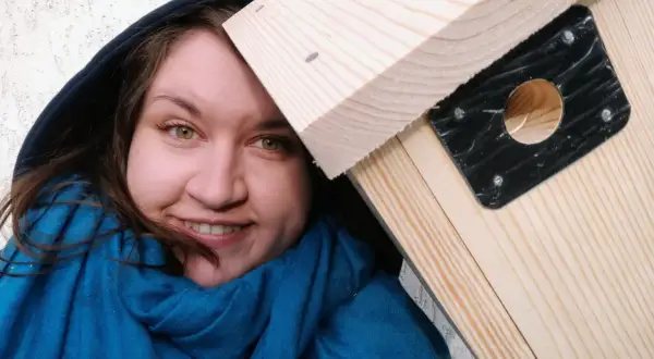 Jak zbudować idealną budkę lęgową dla nimfy? Wymiary i porady